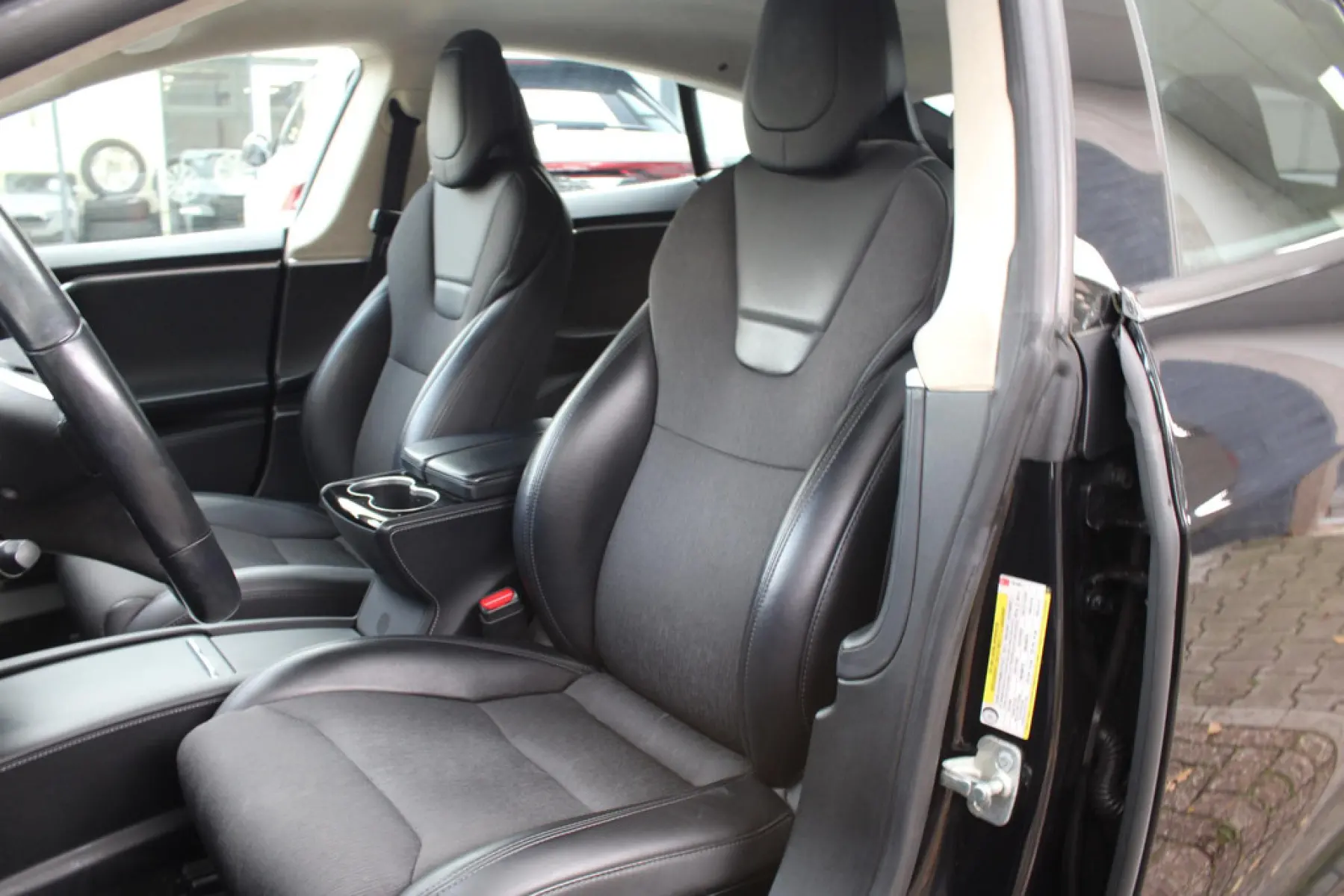 Tesla Model S 75D, foto 7