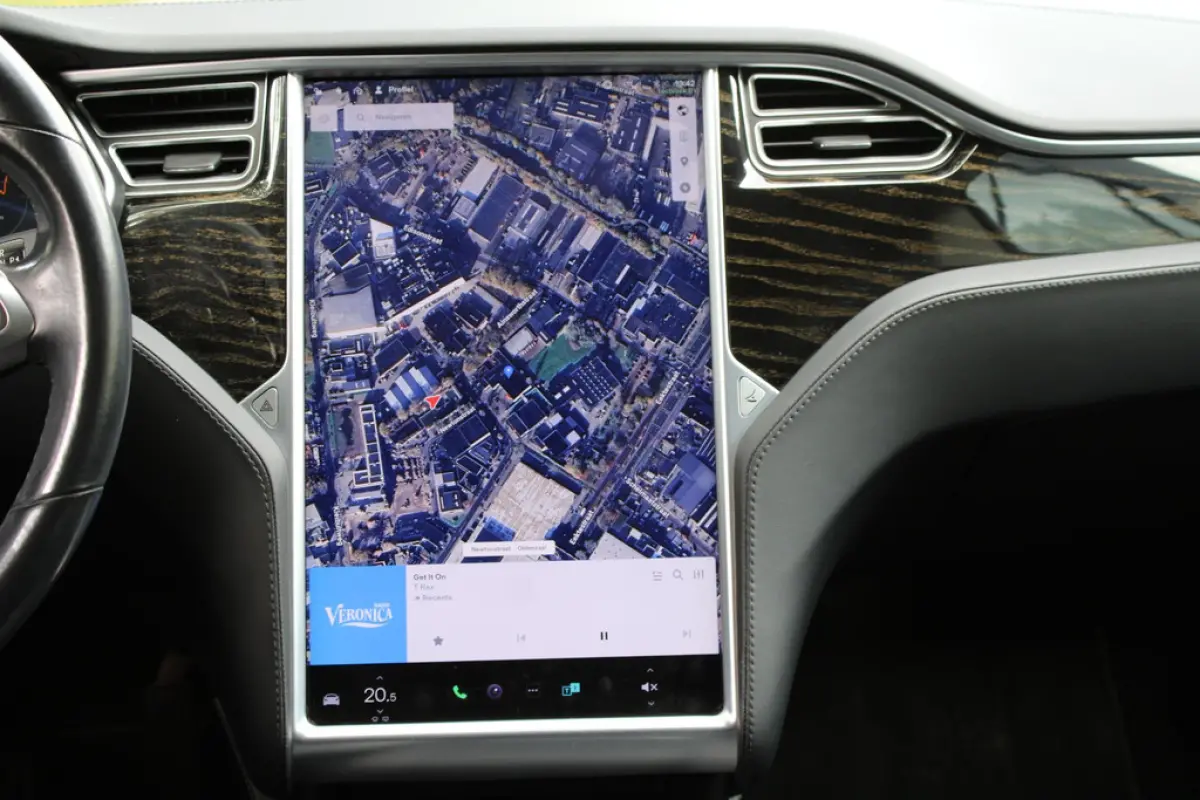Tesla Model S 75D, foto 12 van 19