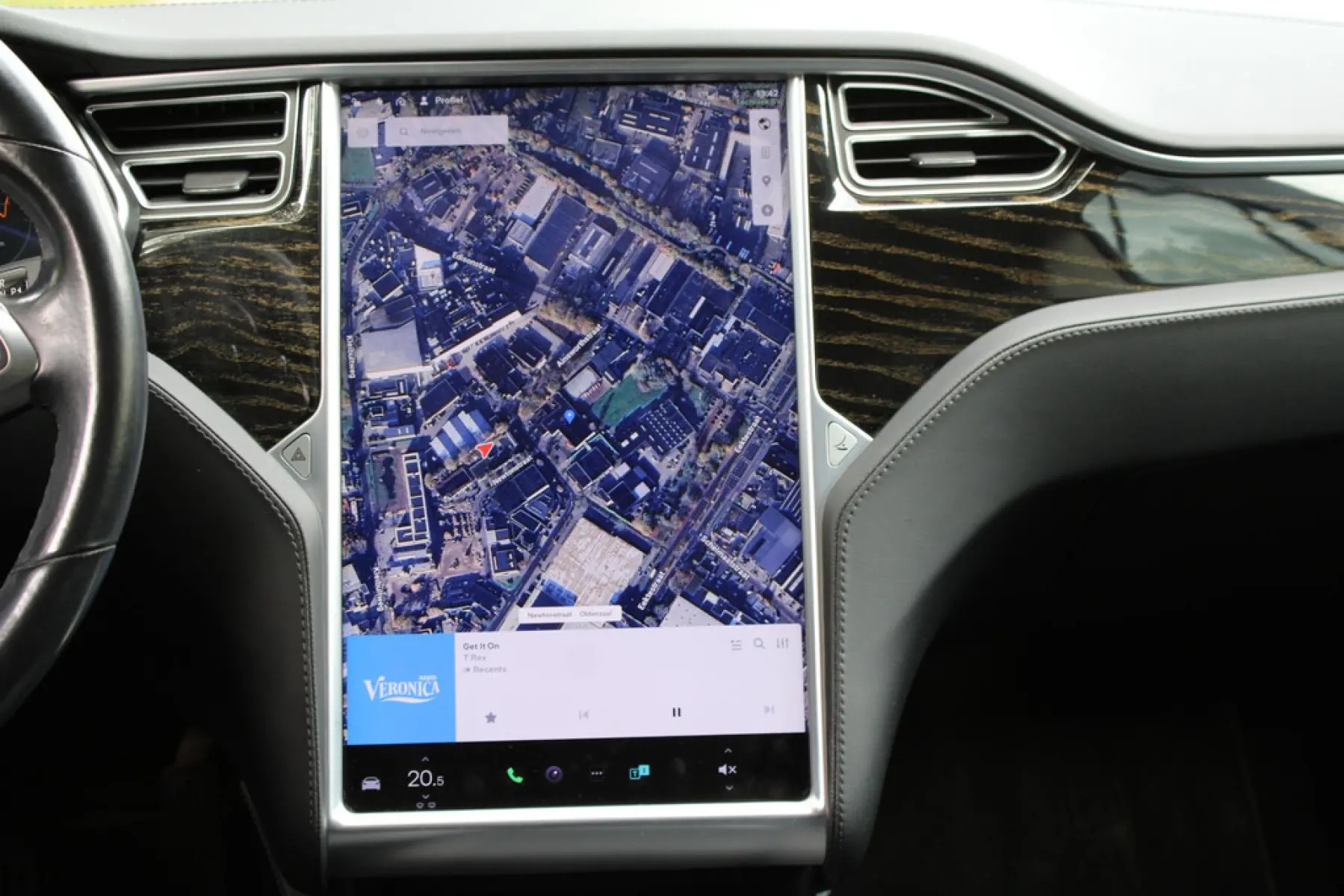 Tesla Model S 75D, foto 12