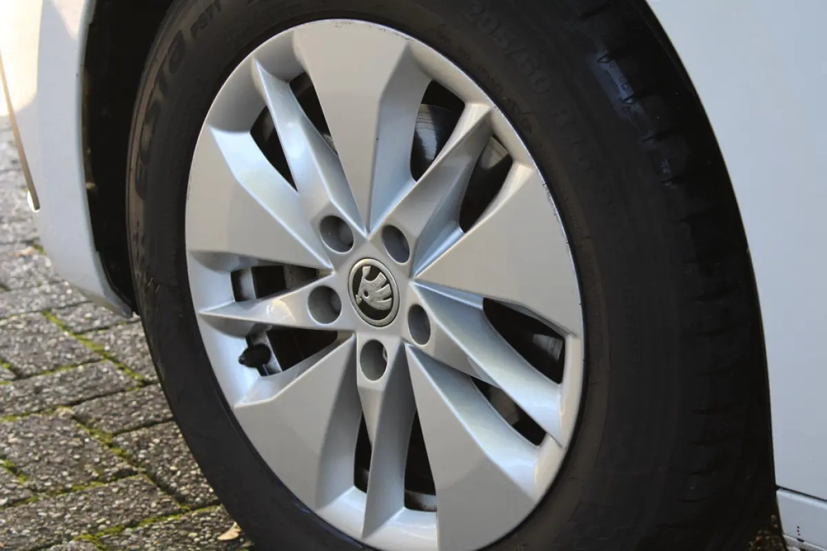 Škoda Octavia Combi 1.0 e-TSI, foto 13 van 17