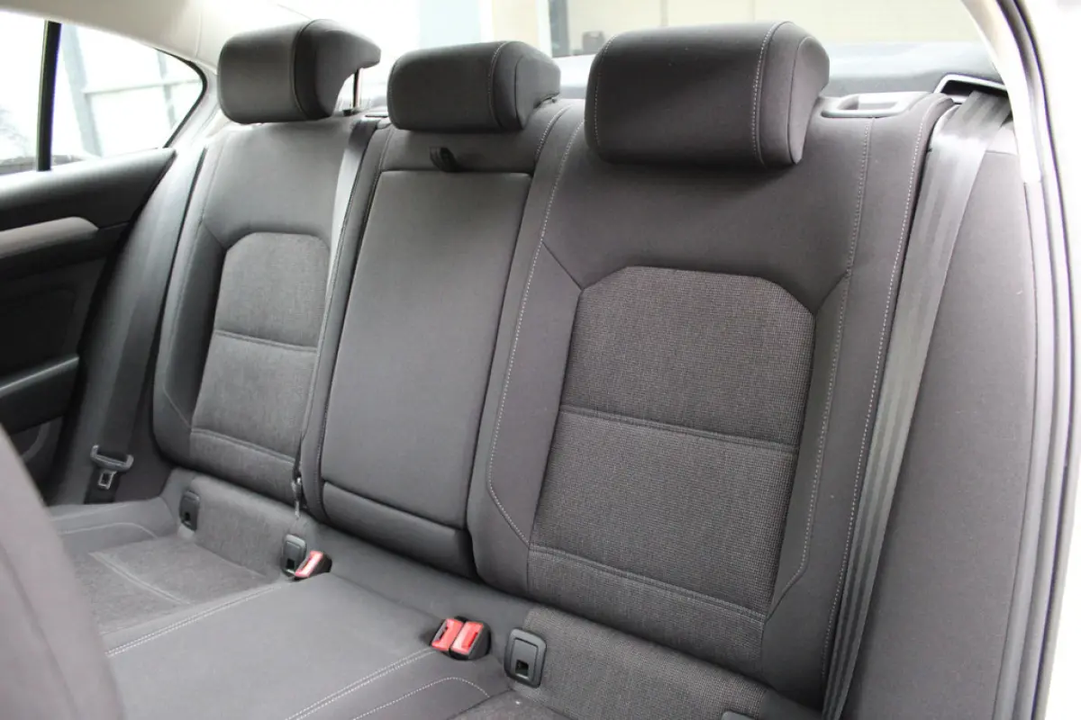 Volkswagen Passat 1.6 TDI Comfortline, foto 7 van 18