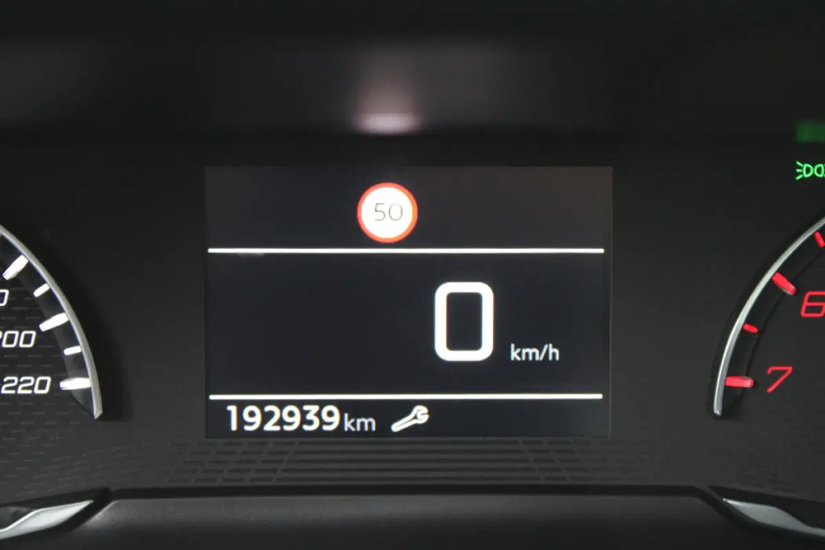Peugeot 2008 1.5 BlueHDi Active Pack, foto 16 van 17