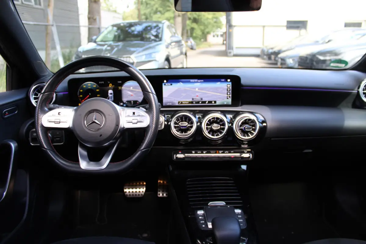 Mercedes-Benz A-Klasse 180 d, foto 11 van 17