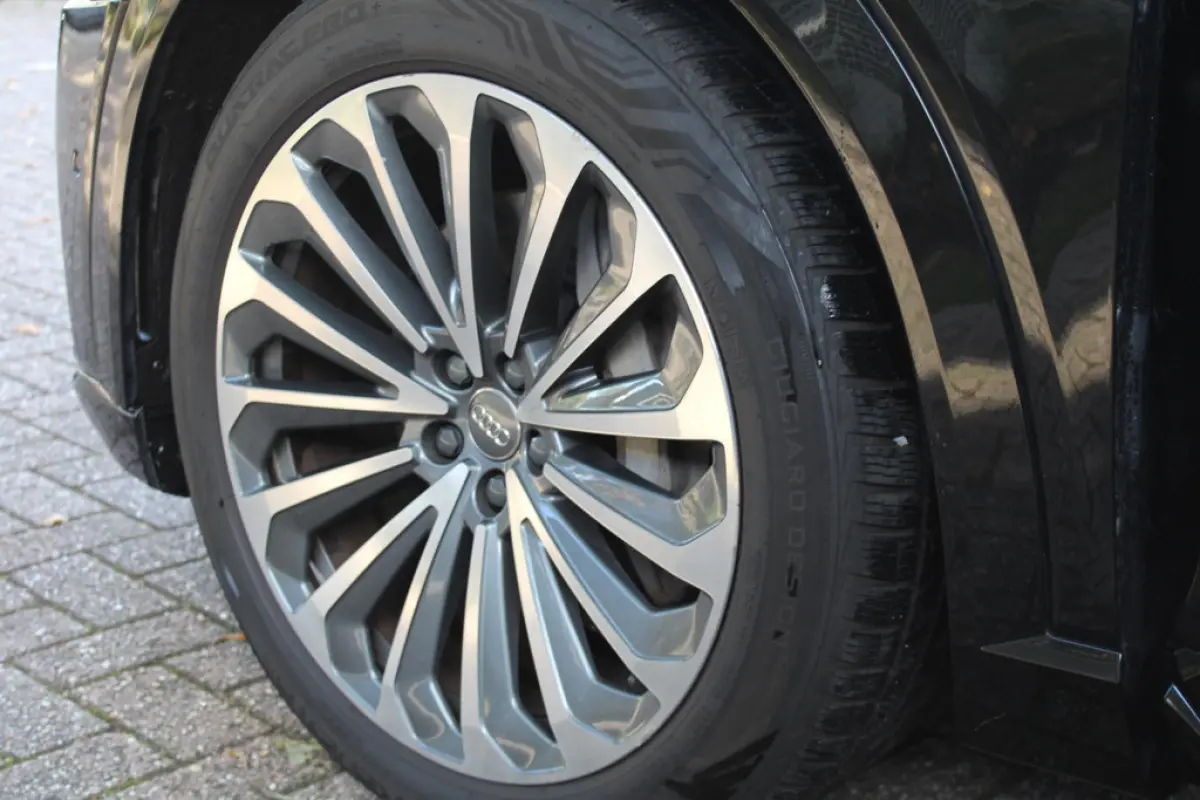 Audi e-tron e-tron 55 Quattro 95 kWh, foto 13 van 18
