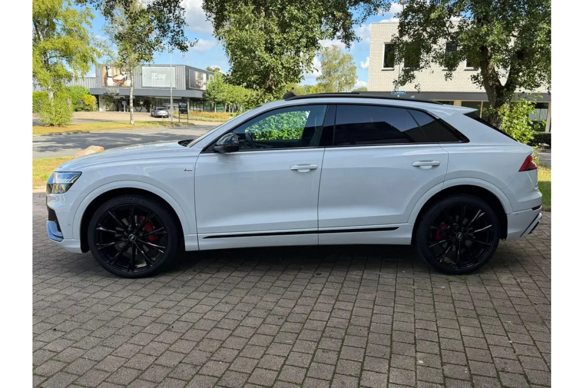 Audi Q8 55 TFSI Quattro, foto 3 van 30