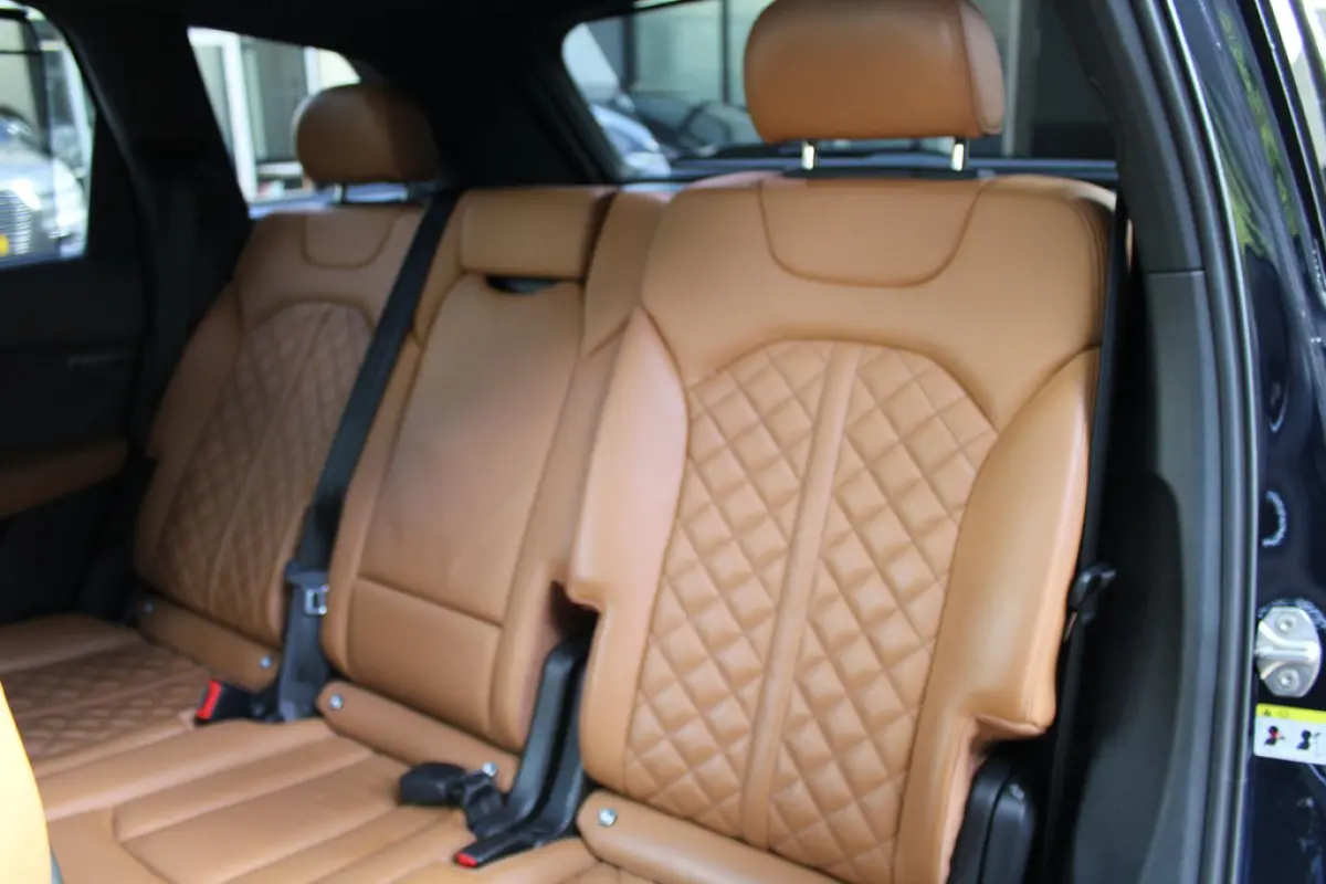 Audi Q7 60 TFSIe Competition S-line, foto 15 van 35