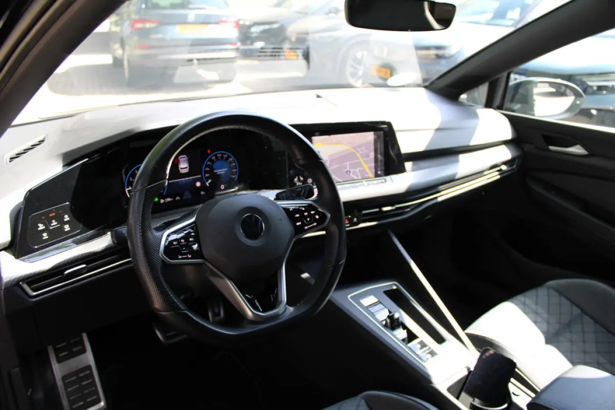 Volkswagen Golf 1.5 eTSI R-Line, foto 11 van 19