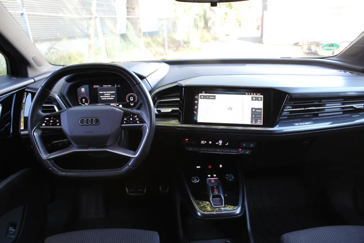 Audi Q4 e-tron 50 quattro S Competition 77 kWh, foto 15 van 23