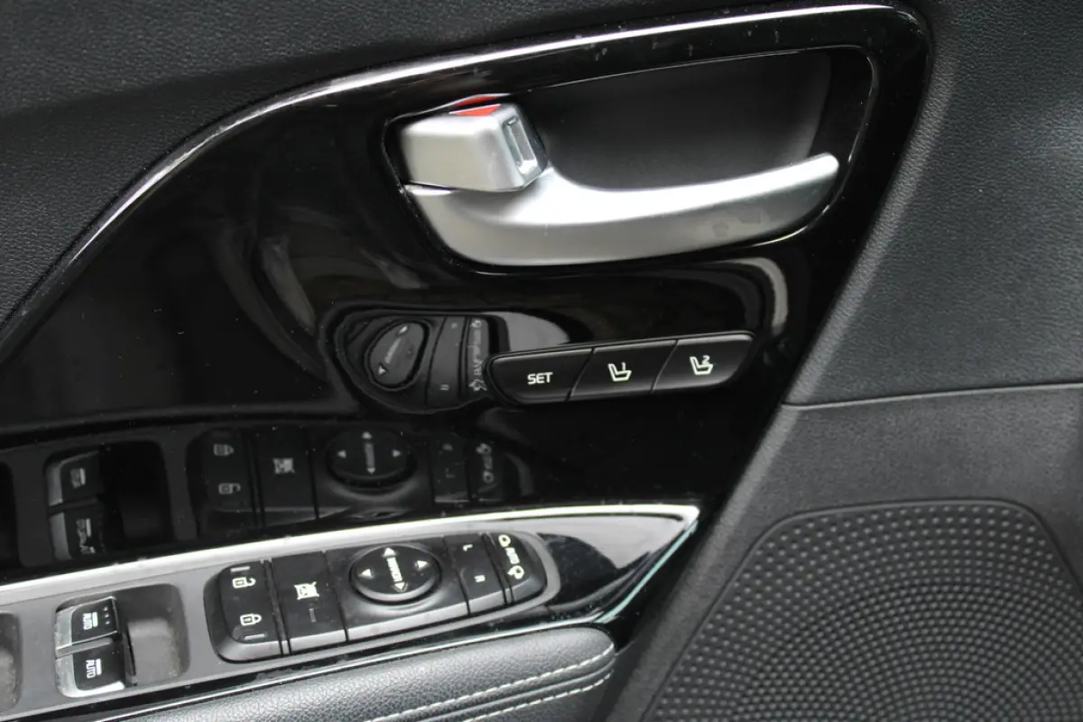 Kia e-Niro DynamicLine 64 kWh, foto 11 van 23
