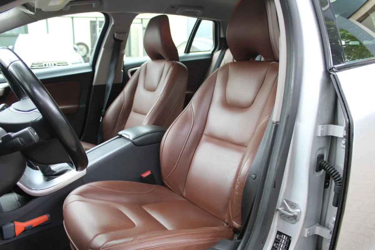 Volvo V60 Cross Country 2.0 D3 Polar+, foto 6 van 18