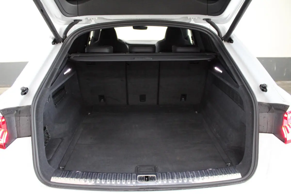 Audi Q8 55 TFSI Quattro, foto 16 van 30