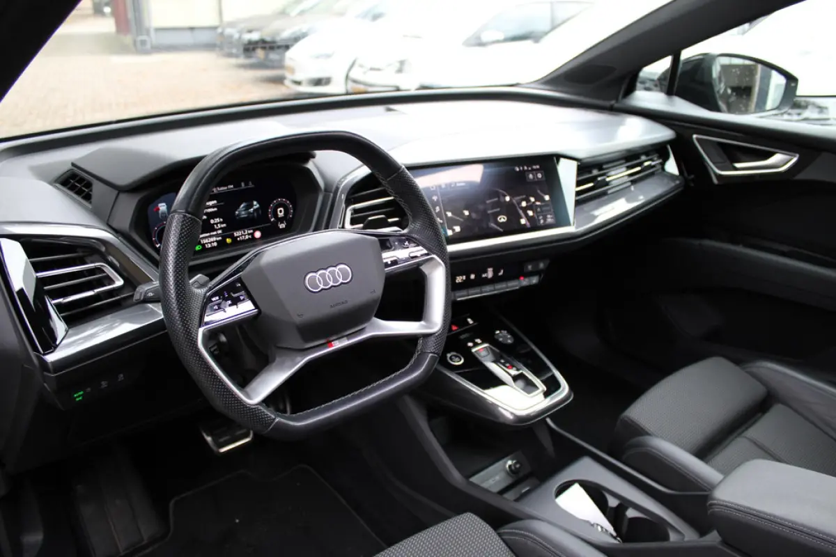 Audi Q4 e-tron 40 S Competition 77 kWh, foto 12 van 22