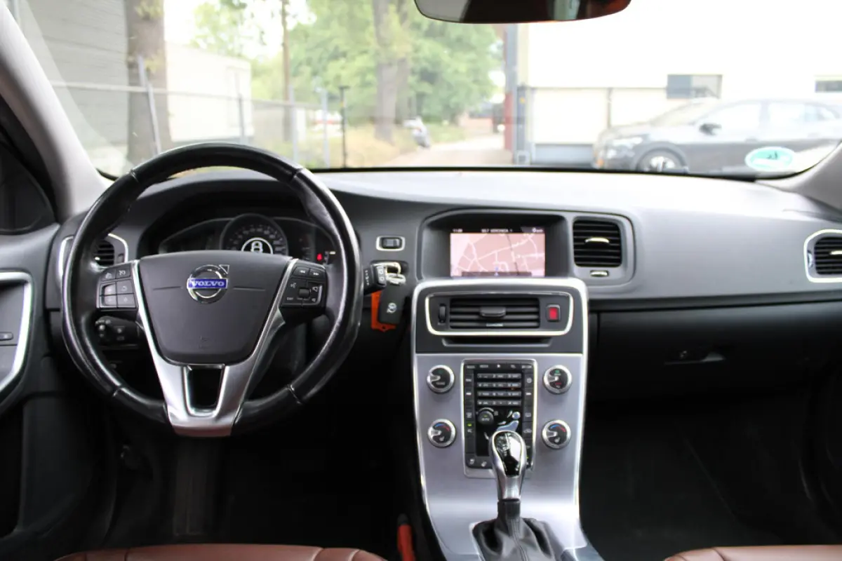 Volvo V60 Cross Country 2.0 D3 Polar+, foto 9 van 18