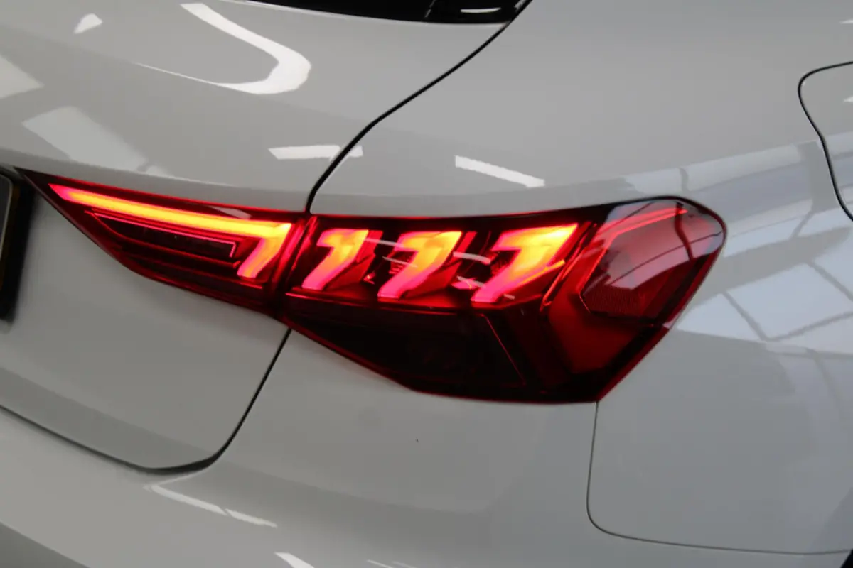 Audi A3 Sportback 35 TFSI, foto 6 van 19