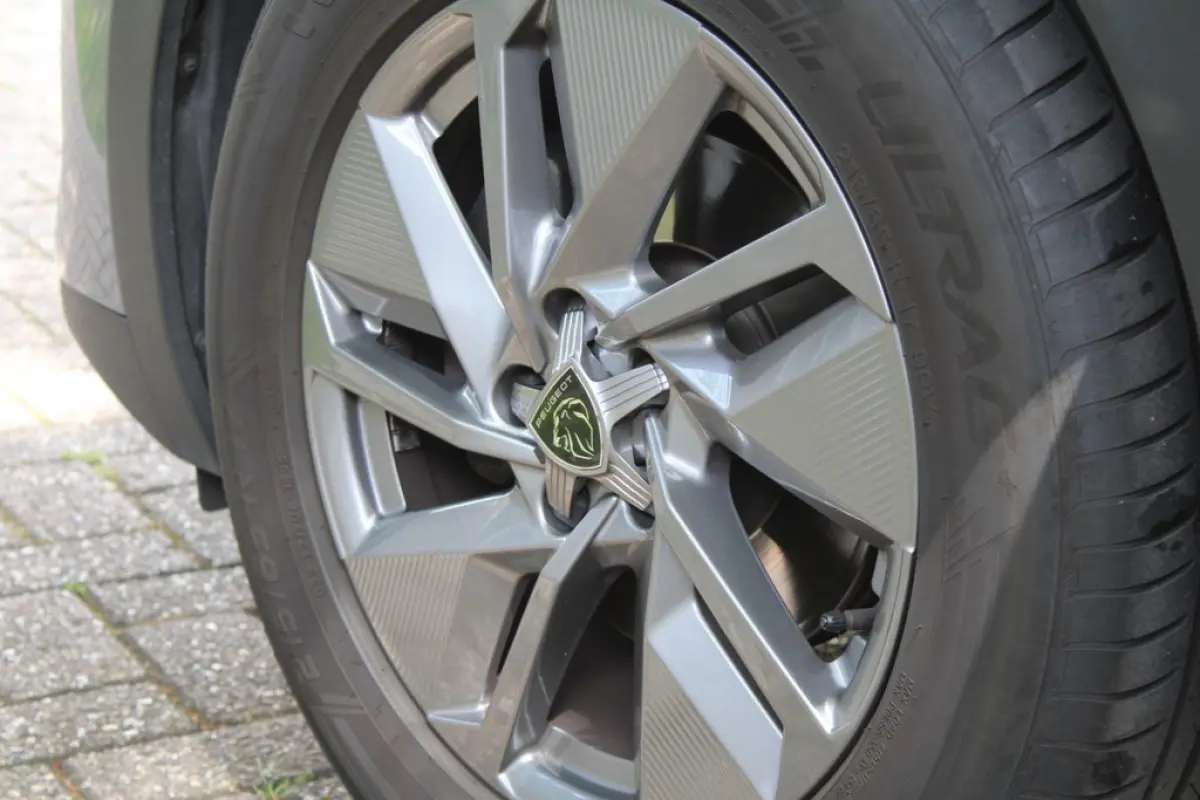 Peugeot 408 1.2 PureTech 130 EAT8, foto 11 van 16
