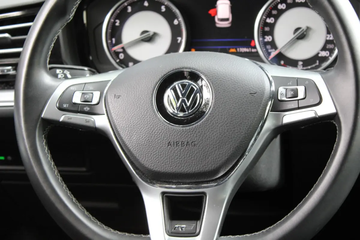 Volkswagen Touareg 3.0 TSI R-Line, foto 16 van 20