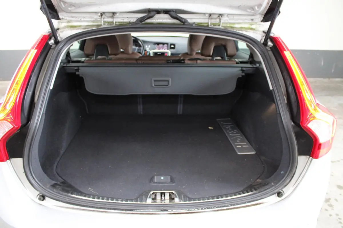 Volvo V60 Cross Country 2.0 D3 Polar+, foto 11 van 18