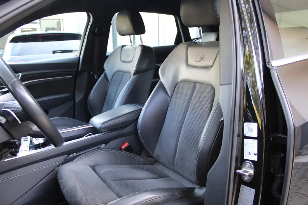 Audi e-tron e-tron 55 Quattro 95 kWh, foto 7 van 18