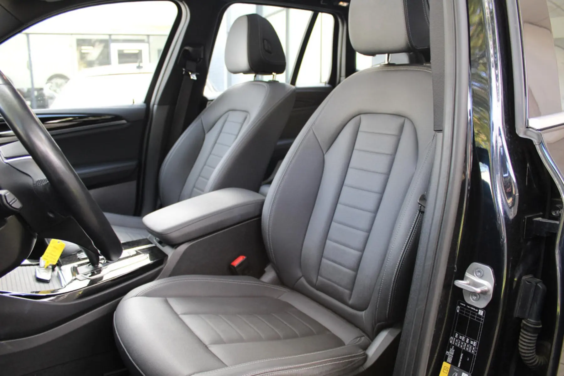 BMW iX3 Executive 80 kWh, foto 10