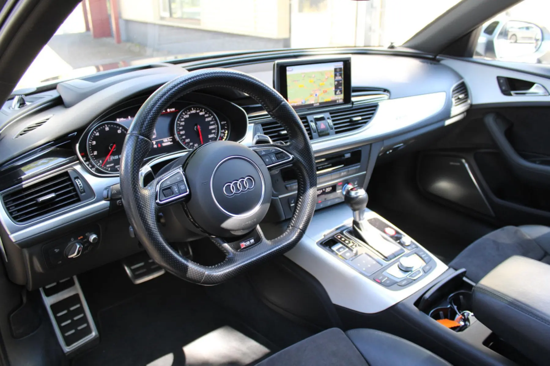Audi RS6 Avant 4.0 TFSI Quattro, foto 15