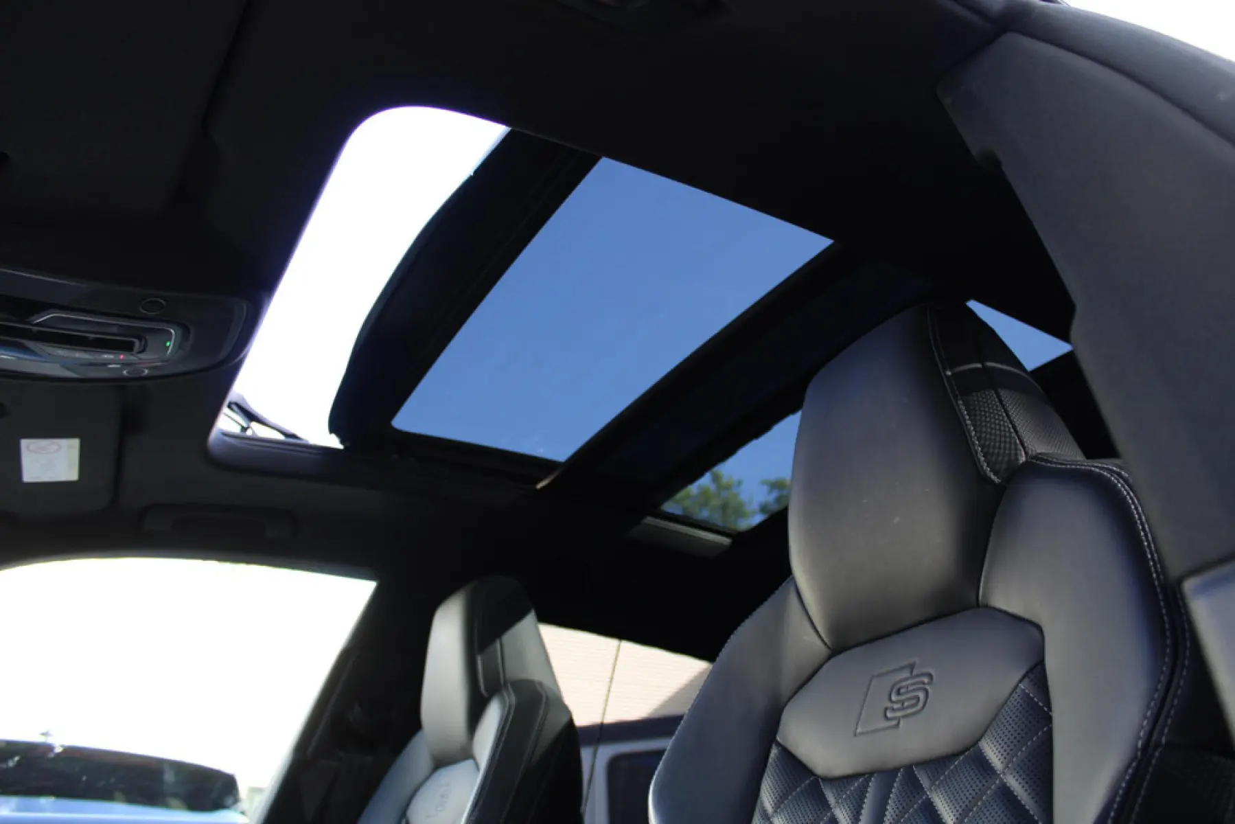 Audi Q8 55 TFSI Quattro, foto 12