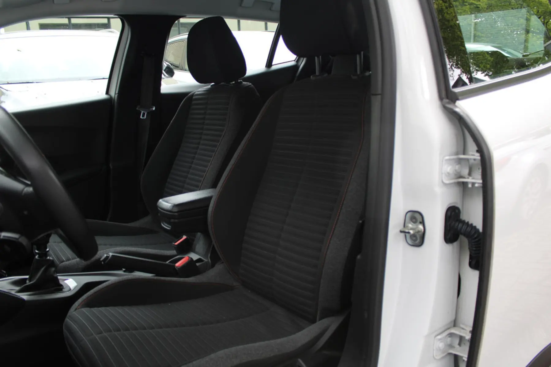 Peugeot 2008 1.5 BlueHDi Active Pack, foto 6